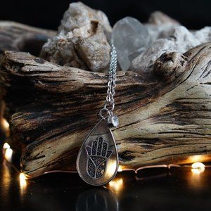 Hemka Hand Necklace